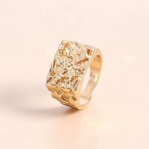 Elegant Gold-Tone Ring (Unisex and Brand New)